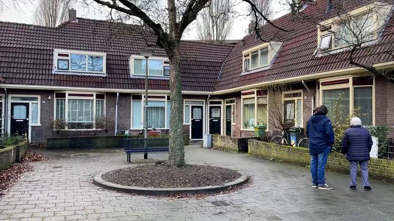 Deze huizen moeten waarschijnlijk weg voor het nieuwe museum (foto: Dtv Nieuws).