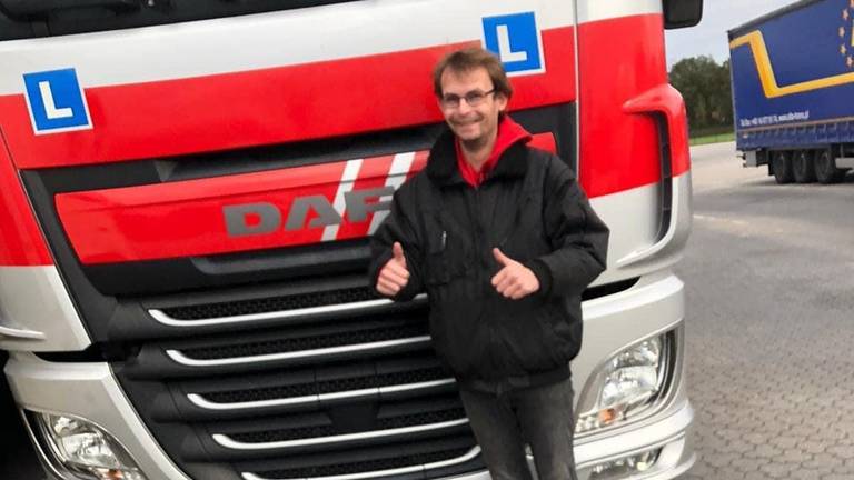 Truckersafscheid van verongelukte Wesley (19): 'Hij zat altijd op de wagen'