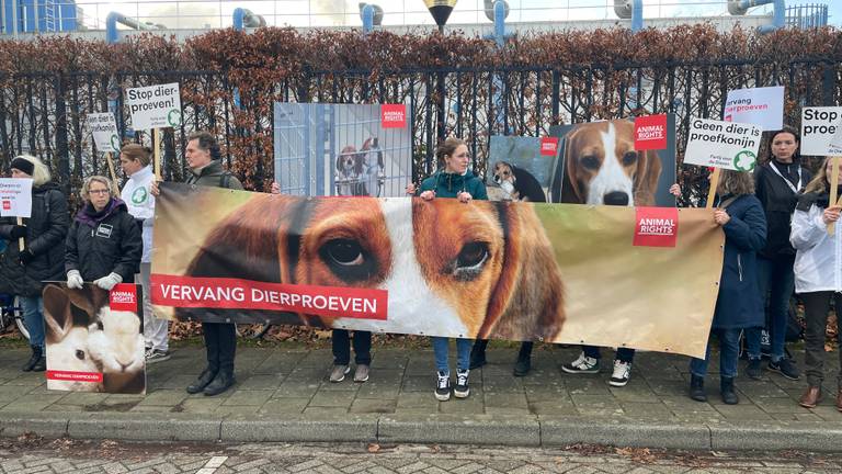 Protest tegen dierenproeven (Foto: Rene van Hoof)
