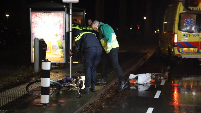 Fietser (63) overleden na botsing met auto