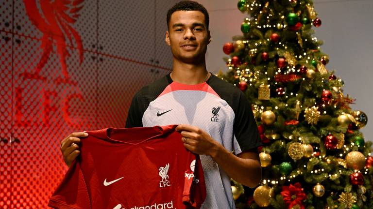 Cody Gakpo nu officieel speler van Liverpool (foto: FC Liverpool).