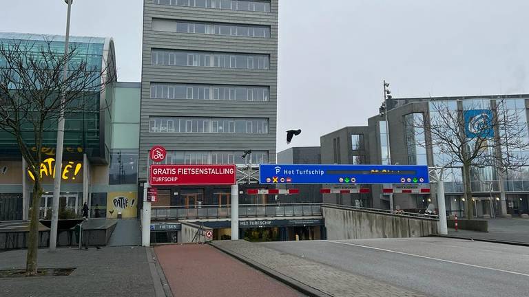 Het Turfschip, één van de parkeergarages in Breda. (foto: gemeente Breda).