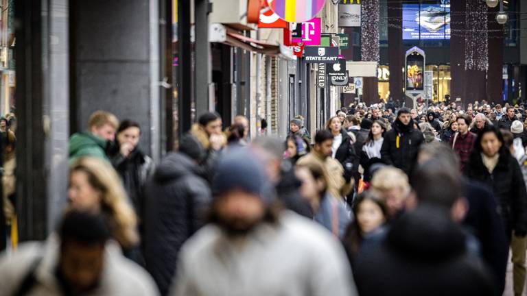 Bij de invoering van een druktemeter, waarop bezoekers van het centrum kunnen zien hoe druk het is, deed de gemeente geen risicoanalyse (foto: ANP).