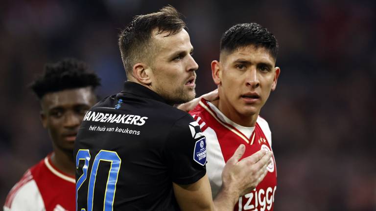 Mats Seuntjens en Edson Alvarez (foto: ANP).