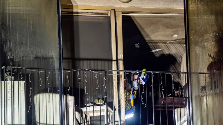 Gewonde bij brand in appartement Tilburg, twee verdiepingen geëvacueerd