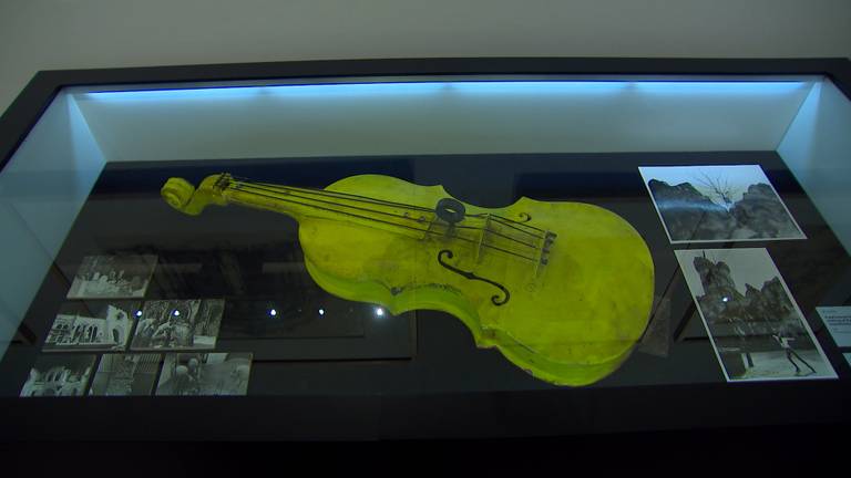 De viool van het spookslot (foto: Raymond Merkx).