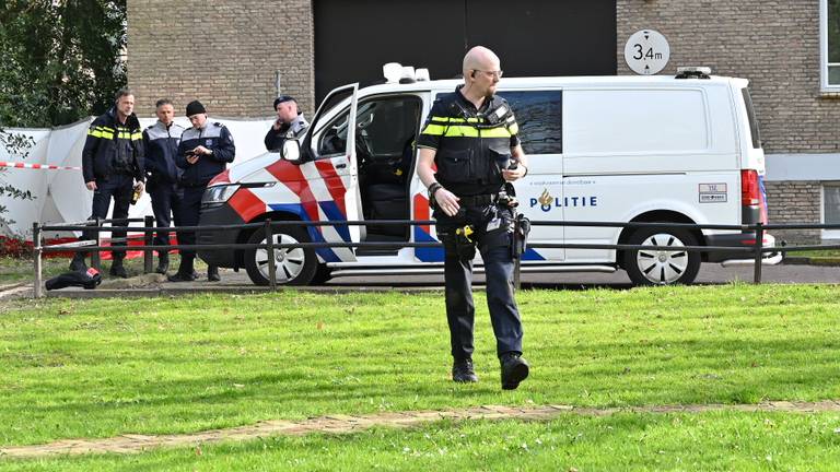 In het Valkenbergpark in Breda is een overleden man aangetroffen (foto: Perry Roovers/SQ Vision)