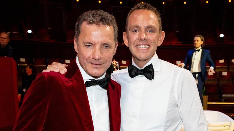 'De Bevers' houden een groot meezingfeest voor 10.000 bezoekers in Ahoy