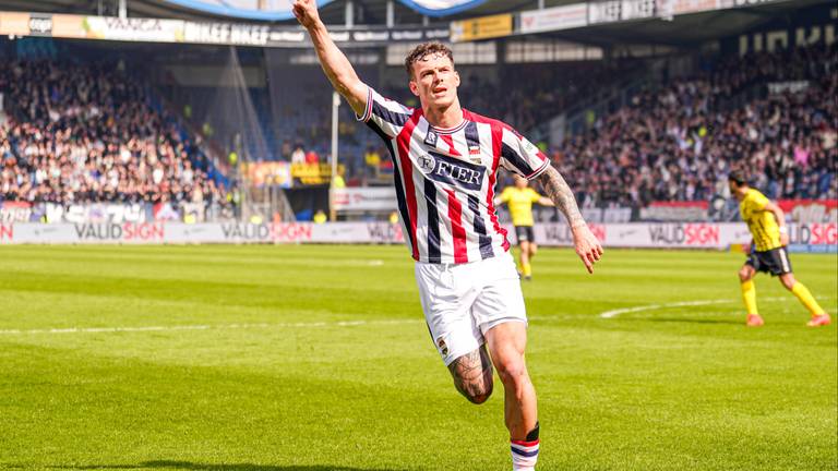 Jizz Hornkamp scoort voor Willem II (foto: OrangePictures).