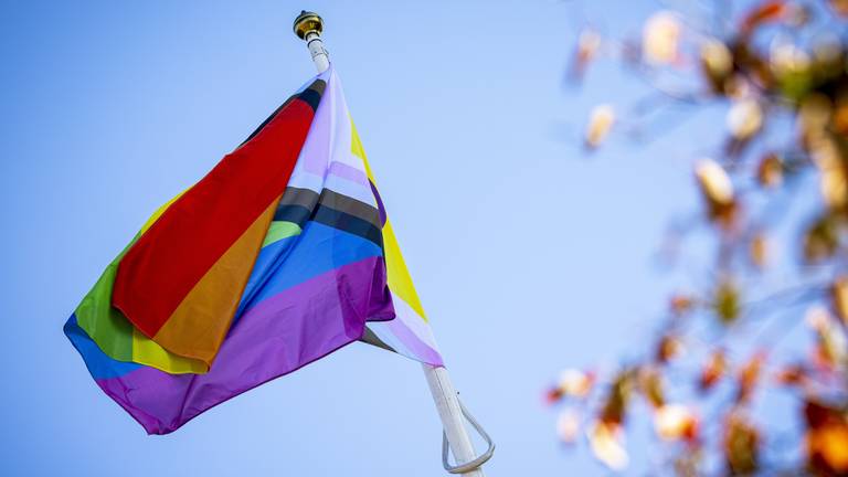 Foto: ANP (niet de vlag bij COC Eindhoven).