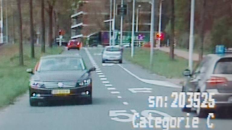 Vrouw (29) rijdt tegen verkeer in op drukste punt van Eindhoven
