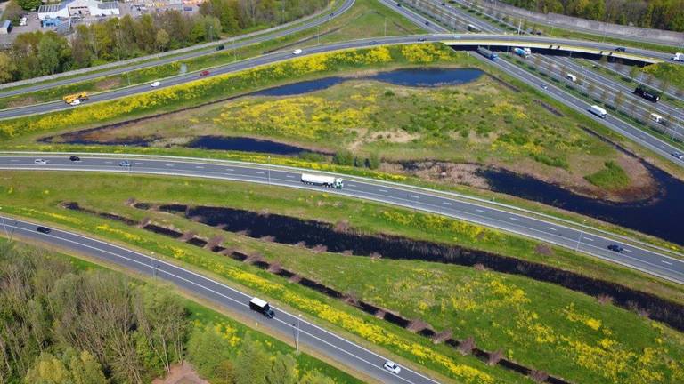 Knooppunt Empel bij Den Bosch (foto: SQ Vision).
