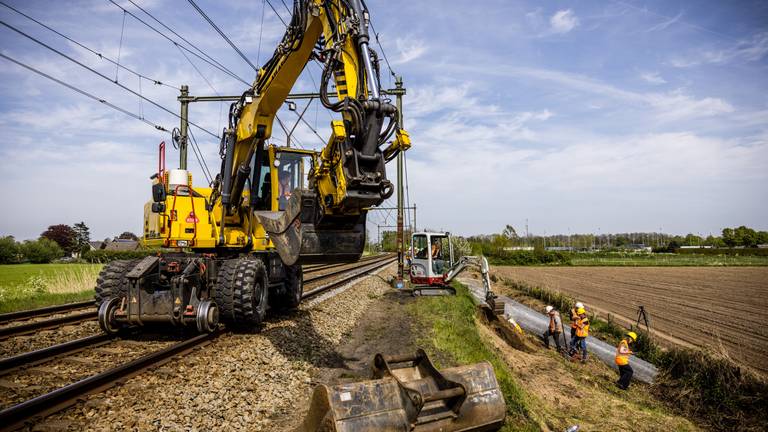 Spoor bij Geffen was aan het verzakken door gravende dassen (foto: ANP/ Rob Engelaar)