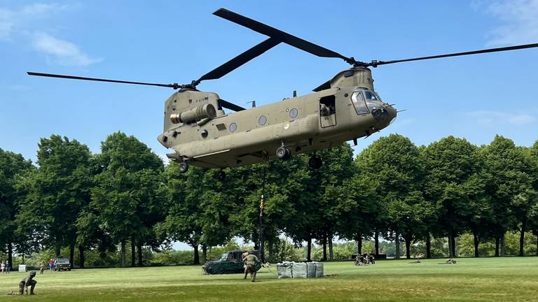 Een van de Chinooks (foto: Megan Hanegraaf).