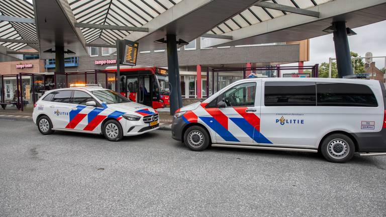 Op het moment van het incident zaten er vier mensen in de bus (Foto: SQ Vision/Christian Traets).