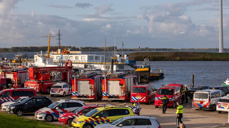Zoekactie naar twee vermiste vissers op Volkerak