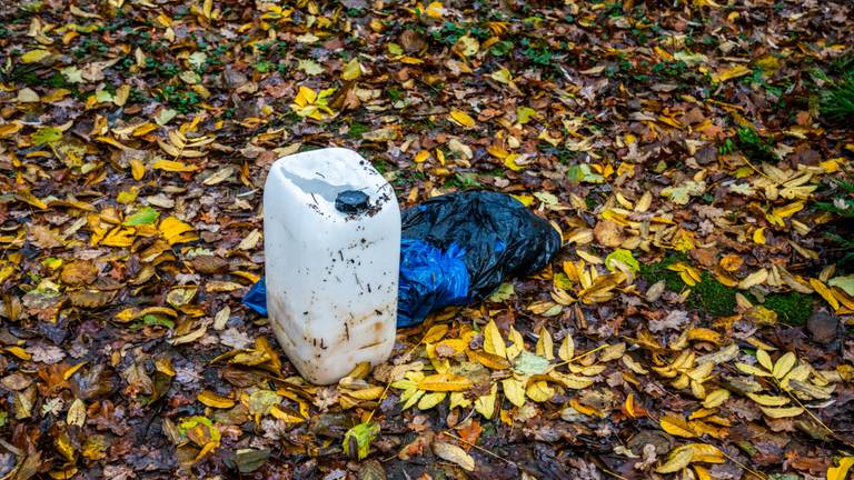 Jerrycan gevonden in de Kleine Dommel: 'Vermoedelijk drugsafval' 