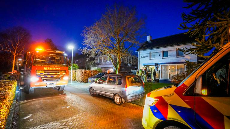 Het huis waar de man en het kind een bijtende stof over zich heen kregen (foto: SQ Vision). 