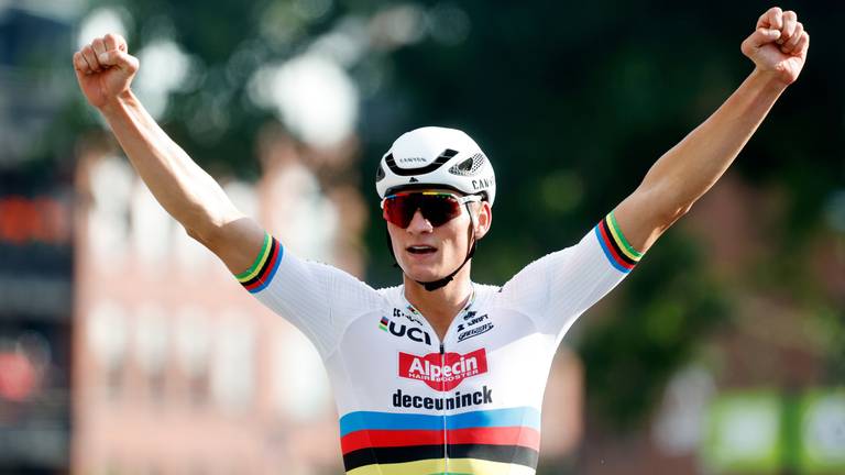 Mathieu van der Poel bij de Profwielerronde in Etten-Leur dit jaar (foto: ANP). 