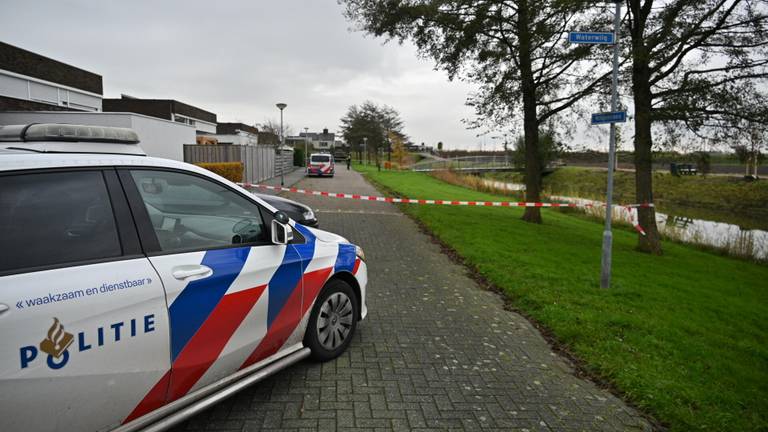 Dode vrouw gevonden in een sloot door een voorbijganger