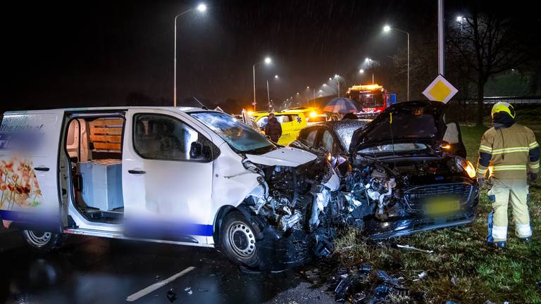 Gewonde na frontale botsing (foto: Iwan van Dun / SQ Vision). 