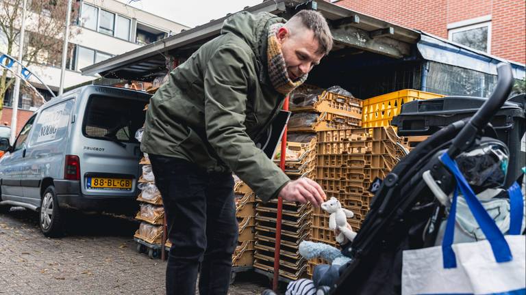 Czeslaw Zietek bij Stichting Broodnodig (foto: Michiel Bles).