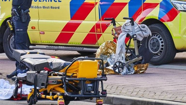 De vrouw viel met haar rollator en werd aangereden (foto: SQ Vision) 