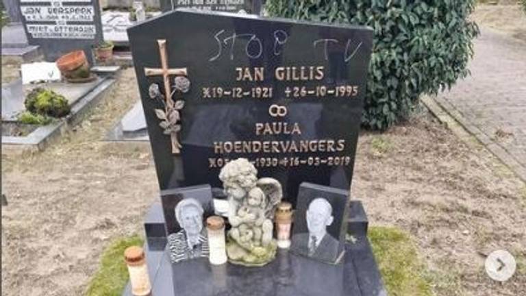 Het graf van de ouders van Peter Gillis is bekrast (foto: Peter Gillis/Instagram).