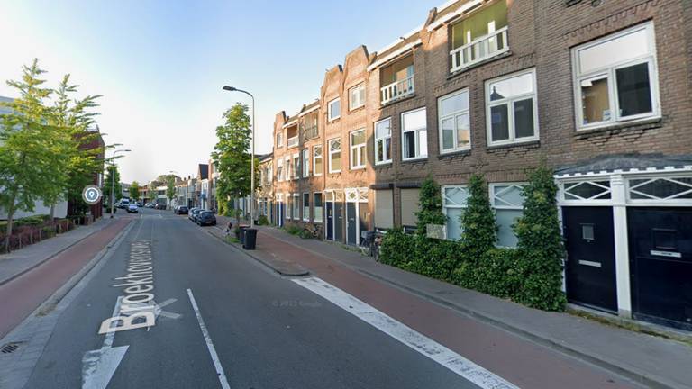 Op dit fietspad reed de scooterrijder tegen het touw. (Foto: Google Maps)