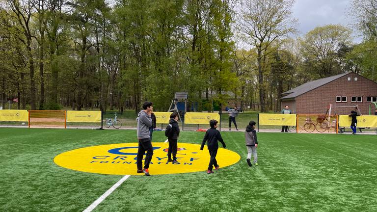 Lekker balletje trappen op het Cruijff Court (foto: Agnes van der Straaten)