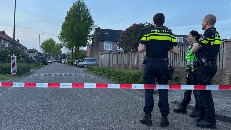 De afgesloten Rozenstraat in Rosmalen (foto: Meesters Multi Media/SQ Vision).