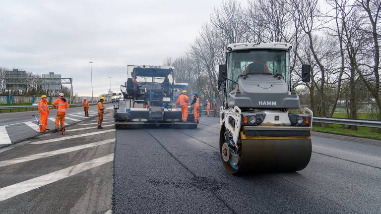 A27 tot in de avondspits dicht voor spoedreparatie, omleiding ingesteld 