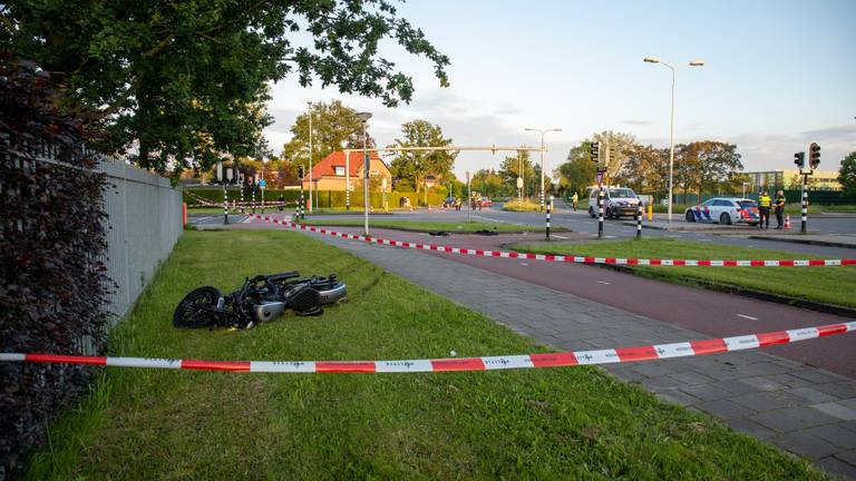 De motor die onderuit ging in Roosendaal (foto: Christian Traets/SQ Vision).