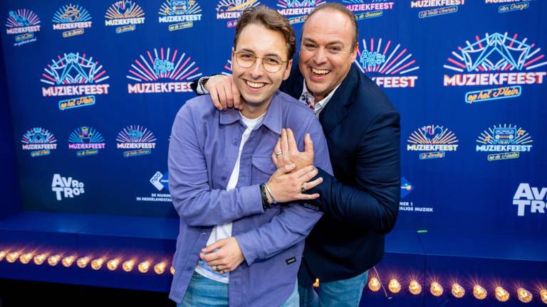 Christiaan en Fras Bauer tijdens Muziekfeest op het Plein in Goes in juni 2024 (foto: ANP).