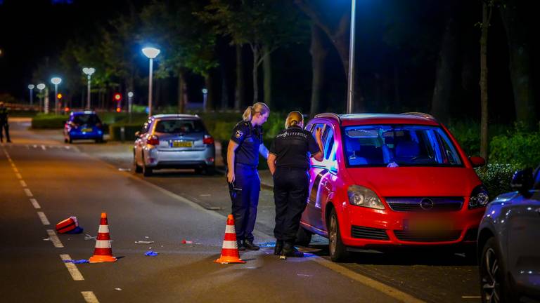 Tot laat in de avond deed de politie onderzoek (foto: SQ Vision).