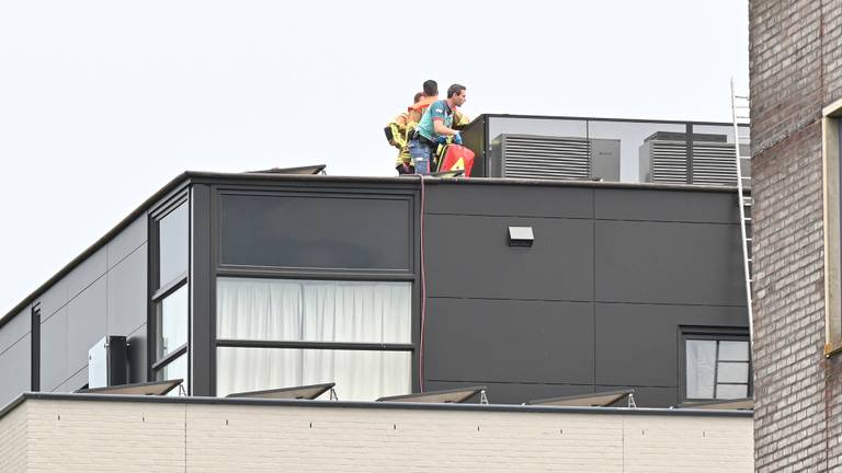 Het appartementencomplex waar het ongeluk gebeurde (foto: Perry Roovers/SQ Vision).
