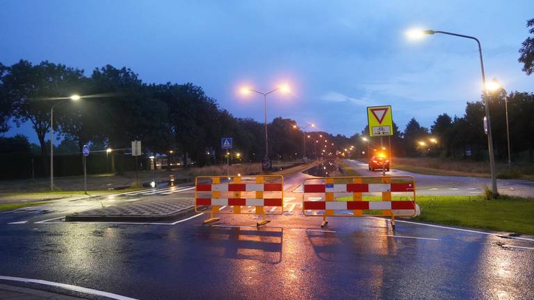 Een aantal straten in Rosmalen is voorlopig afgesloten (foto: Bart Meesters/Meesters Multi Media/SQ Vision).