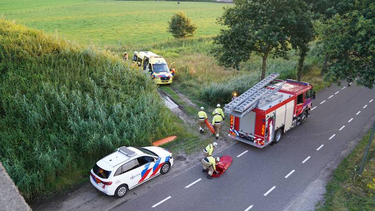 Het slachtoffer kwam terecht op een talud (foto: Bart Meesters/SQ Vision).