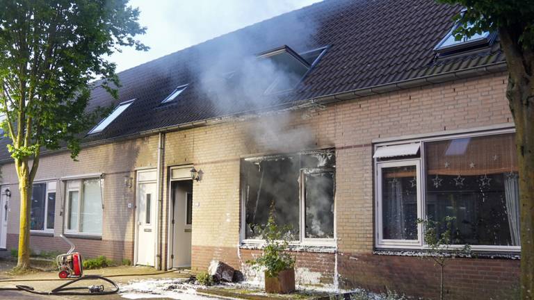 Uitslaande brand veroorzaakt flinke schade in huis Helmond