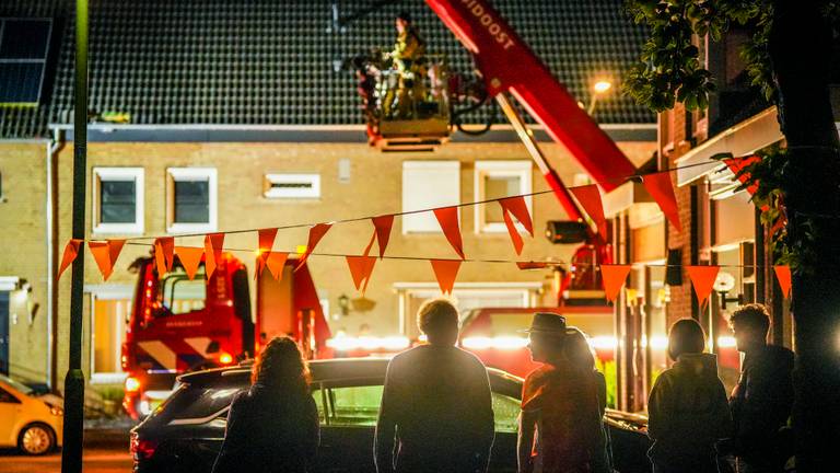 Het oranje feest werd in Nuenen enigszins verstoord door vuurwerk (foto: SQ Vision Mediaprodukties).