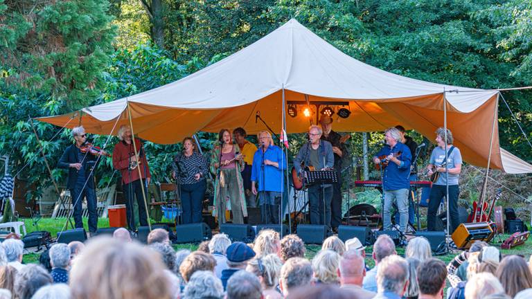 De Veulpoepers, vaker het podium op (foto: Paul Janssen).