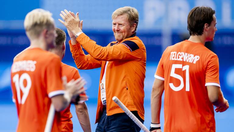 Vandaag de tweede wedstrijd voor de hockeyers, gisteren begroette Koning Willem-Alexander hen na afloop van de wedstrijd (foto: ANP / Remko de Waal).