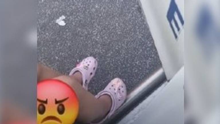 Achterin de achtervolgde auto bleek een 5-jarig kind te zitten (foto: Instagram wijkagenten Etten-Leur). 