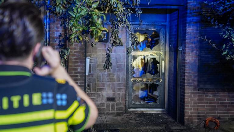 Grote schade bij huis aan de Karel de Stoutestraat. (Foto: Gabor Heeres/SQ Vision)