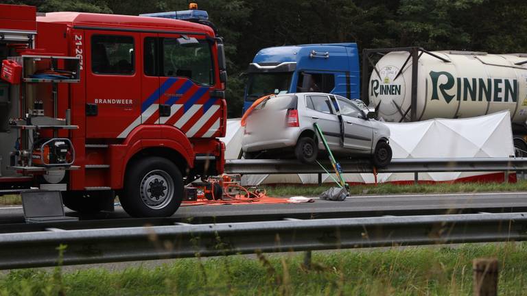 Spookrijdster ongeluk A73 overleden, medepassagier zwaargewond