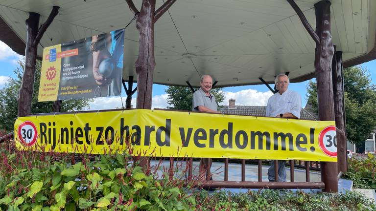 De bakker is hardrijders in het dorp beu: 'Rij niet zo hard verdomme'