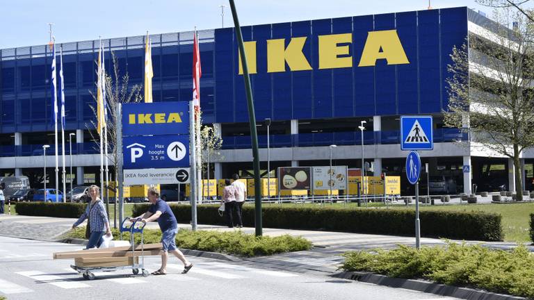 Gevecht in IKEA na poging diefstal, winkeldieven rijden beveiliger aan