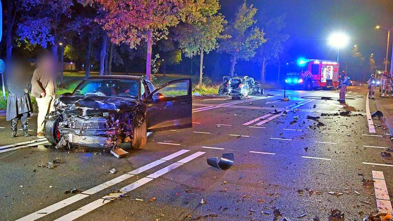 Grote ravage bij het ongeluk in Bladel (Foto: Rico Vogels/SQ Vision).