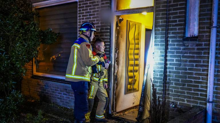 Felle brand in huis uitgebroken, politie vermoedt brandstichting