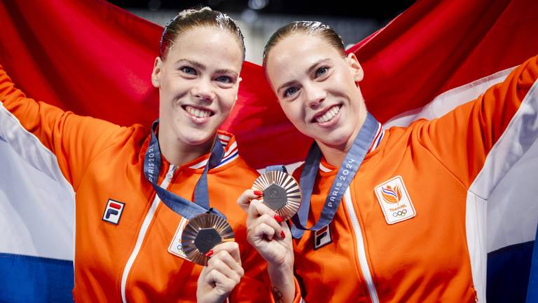 De zusjes op de Spelen (foto: ANP/ Iris van den Broek).